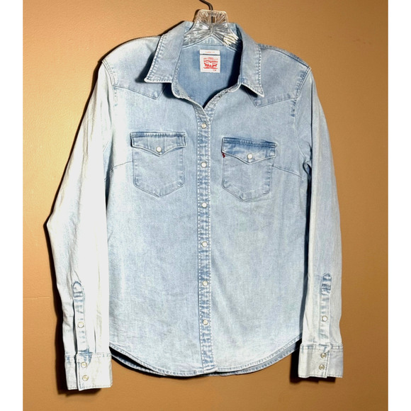 Levis Denim Shirt Womens Medium Blue Sawtooth Pearl Snaps Western Red Tab - Picture 1 of 8